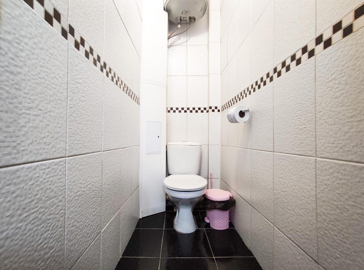 אלמטי Nadezhda Apartments On Abylay Khan Ave 121 מראה חיצוני תמונה