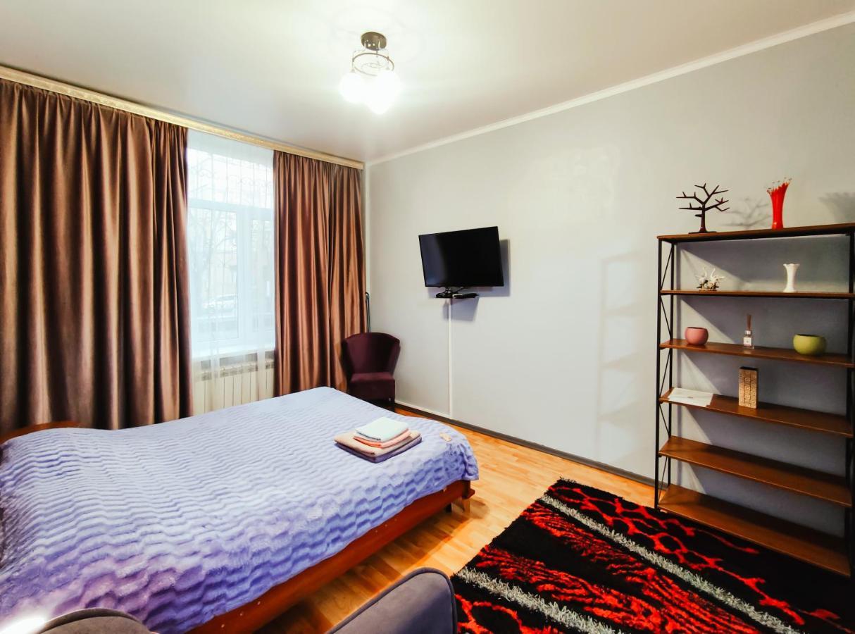 אלמטי Nadezhda Apartments On Abylay Khan Ave 121 מראה חיצוני תמונה